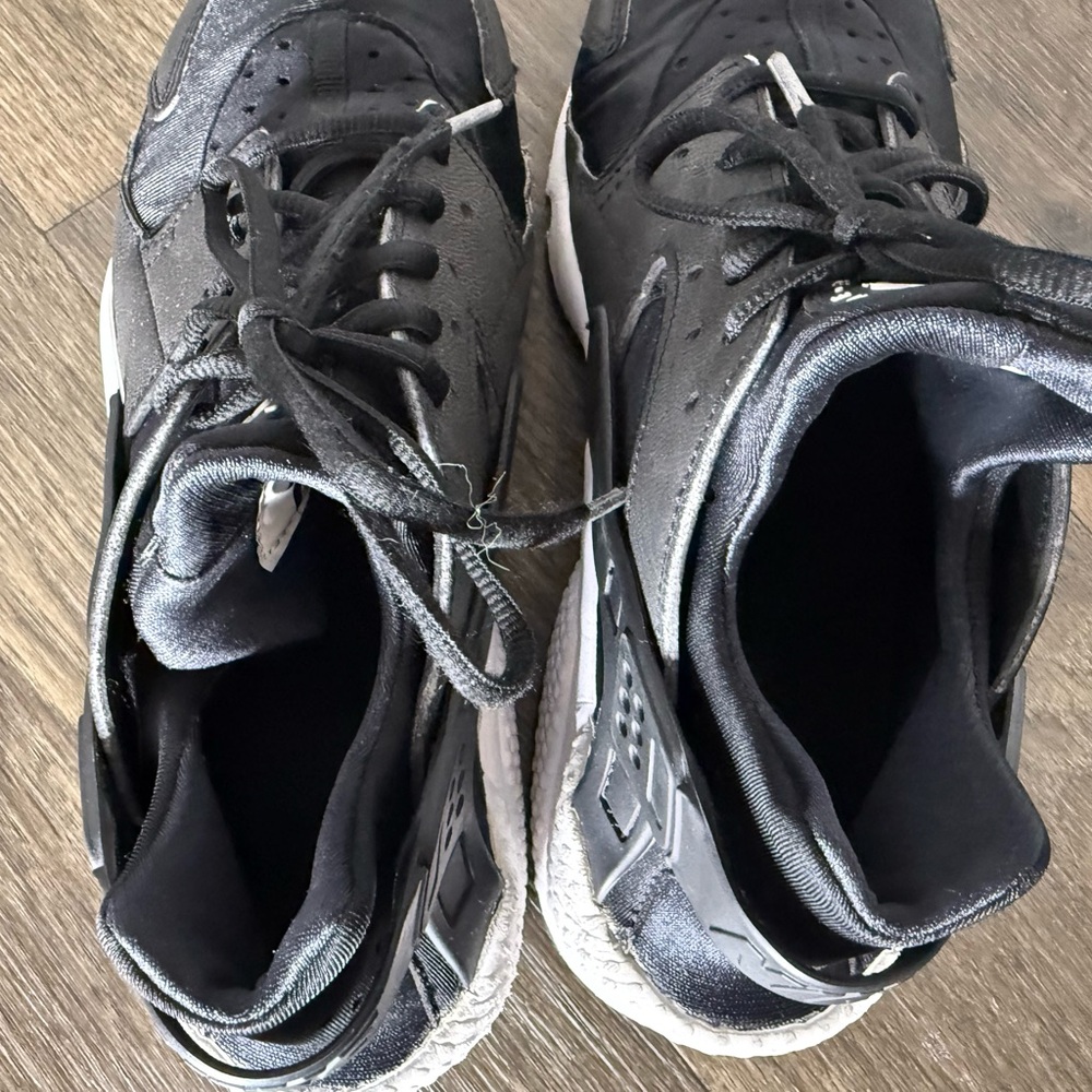 Black Nike Air Huarache Run Sneakers Size 10.5 - Picture 6 of 9